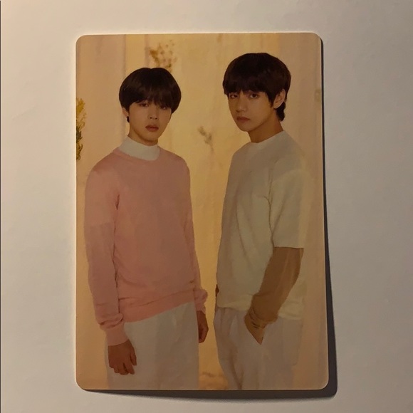 *SOLD* BTS (10/12) LY Tour Mini photocard - Picture 1 of 2